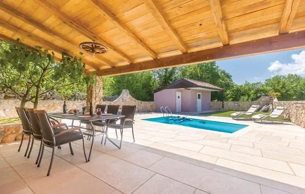 Villa Patrick Gostinjac Holiday home